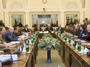 Турчинов призвал Европу усилить санкции против России