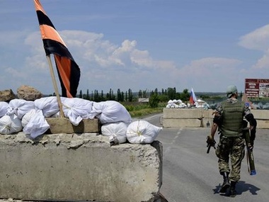 В Антраците Луганской области боевики задержали местных жителей, пожаловавшихся на ограбление дома