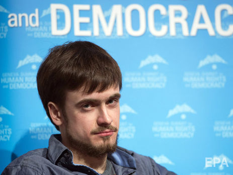 Верзилов заявил об угрозах на двери квартиры матери в Москве