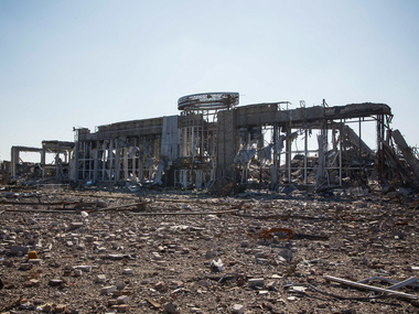 Кладбище самолетов. Фото разрушенного Луганского аэропорта