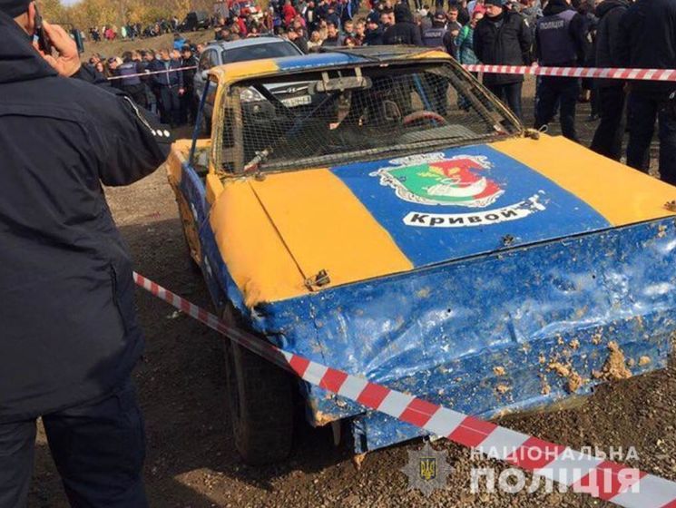 В Кривом Роге авто во время соревнований въехало в толпу, пострадали четыре человека – полиция