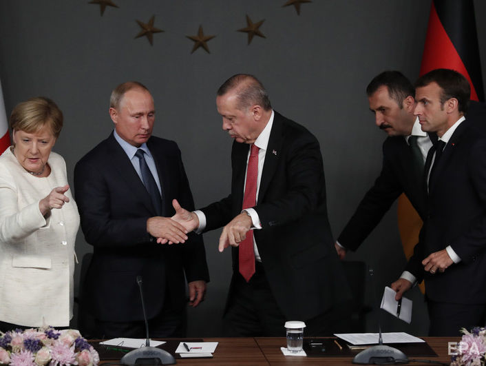 ﻿На зустрічі у Стамбулі Путін, Ердоган, Меркель і Макрон заявили про необхідність якнайшвидшого формування конституційного комітету Сирії