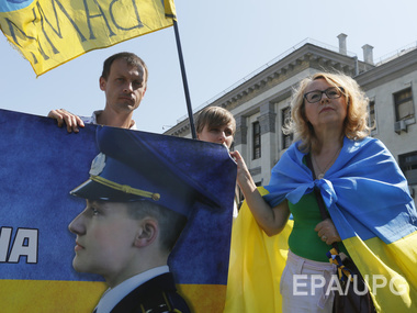 Летчице Савченко разрешили встретиться с матерью и украинским консулом