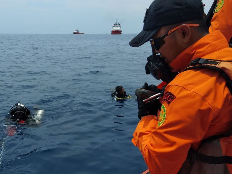 В Индонезии обнародовали видео с места падения пассажирского лайнера