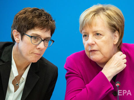 ﻿На посаді голови партії ХДС Меркель може змінити Крамп-Карренбауер