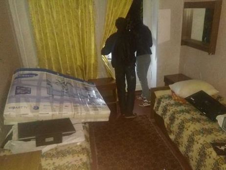 В Николаевской области трое военнослужащих в балаклавах пытались украсть 19 телевизоров