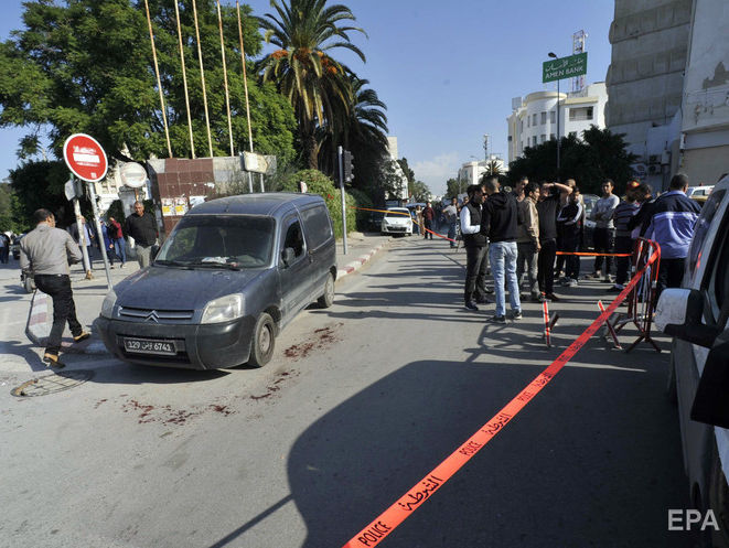 ﻿У столиці Тунісу внаслідок підриву смертниці постраждало дев'ятеро осіб