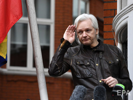 Ассанж заявил, что власти Эквадора намерены выдать его США
