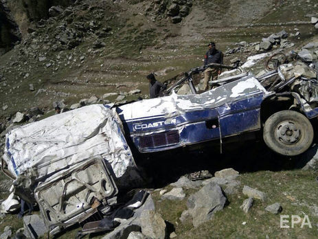 Жертвами автокатастрофы в Пакистане стали 18 человек