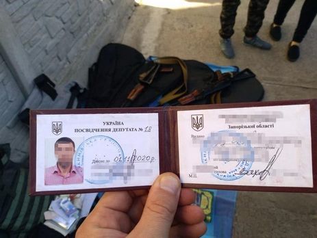 В Запорожье мужчина представился депутатом и предложил сотруднику СБУ взятку $5000