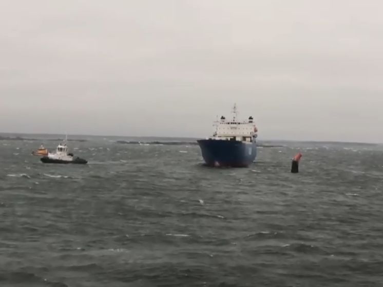 У берегов Швеции потерял управление эстонский паром с пассажирами на борту