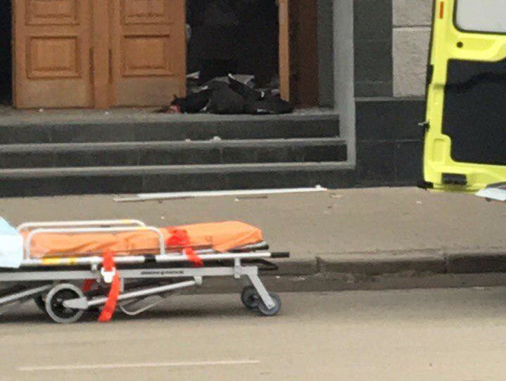 У здания ФСБ в Архангельске в России прогремел взрыв, есть погибший – СМИ