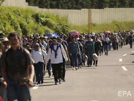 Сальвадорские мигранты идут в США