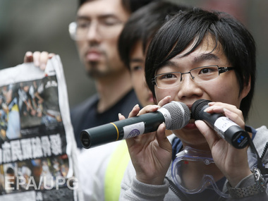 В результате столкновений полиции и демонстрантов в Гонконге пострадали 20 человек