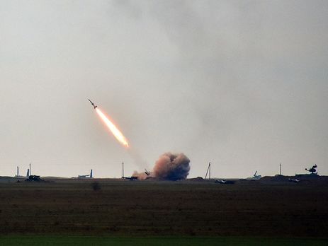 В Херсонской области прошли боевые стрельбы зенитных ракетных подразделений. Фоторепортаж