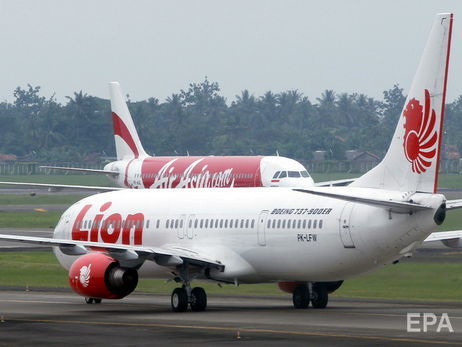 ﻿На місці катастрофи Boeing 737 в Індонезії виявили уламок шасі