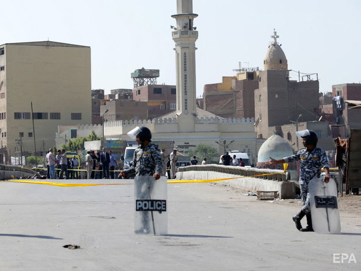 ﻿У Єгипті внаслідок обстрілу автобуса з християнами-коптами загинуло семеро осіб
