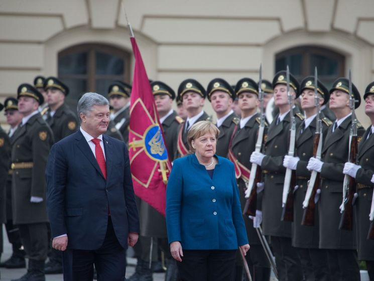 Яременко: Меркель в Киеве сказала: "Приветствую воинов!" Кто проигнорировал закон – канцлер или президентский протокол?