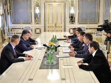 Порошенко проводит совещание с силовиками