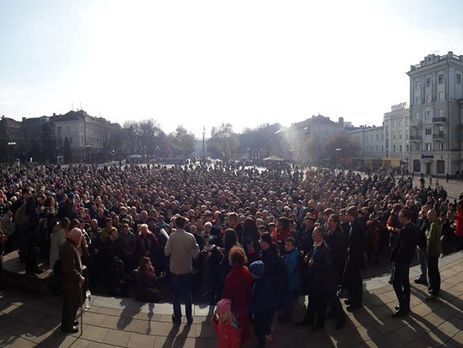 В Тернополе в знак протеста против новых тарифов на транспорт перекрыли три центральные улицы