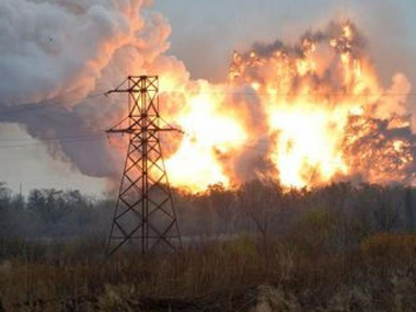 Горсовет: В результате попадания снаряда загорелся Донецкий казенный завод химических изделий
