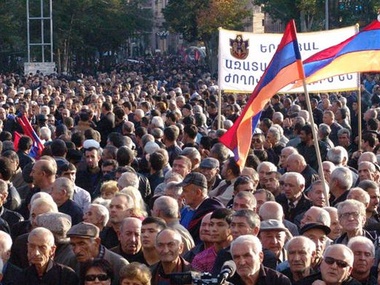 В Ереване более 20 тыс. людей требовали смены власти в Армении