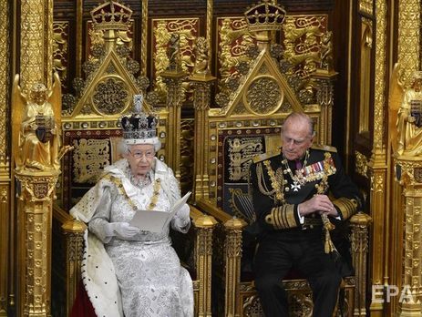 ﻿Єлизавета II і принц Філіп здійснили прогулянку верхи