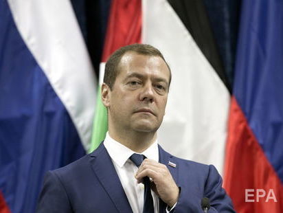Медведев заявил, что власти РФ поддержат попавшие под санкции США крупные компании