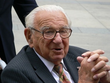 105-летний британец получил высшую награду Чехии за спасение детей евреев от нацистов