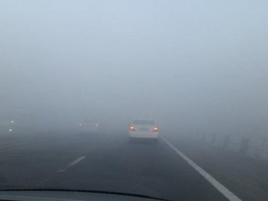 В Киевской области из-за тумана столкнулись 12 автомобилей