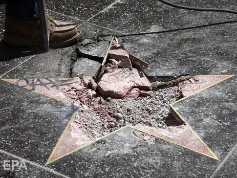 ﻿Хлопця, який розбив зірку Трампа на Алеї слави в Голлівуді, засудили до трьох років умовно