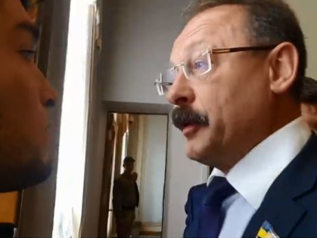 Барна просит лишить аккредитации журналиста 