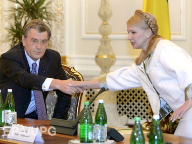 Bloomberg: Без децентрализации, единства власти и реформ Украина вернется в 2005-й