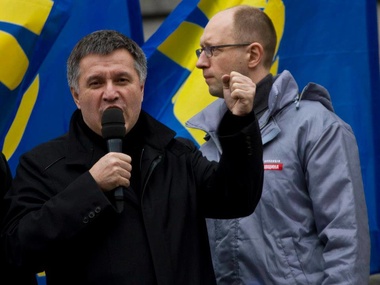 Аваков: Мы не будем надеяться на порядочность Голубченко и сами займемся освещением Евромайдана