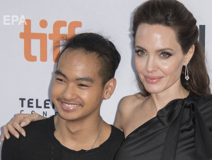 Старший сын Джоли будет учиться в Южной Корее