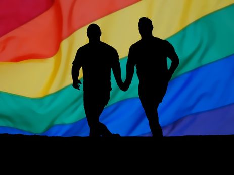 В Египте суд приговорил восьмерых мужчин к трем годам тюрьмы за видеоролик о гей-свадьбе