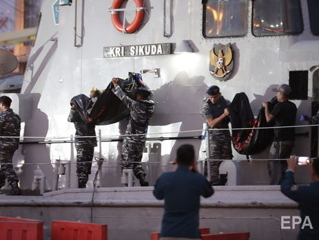 Спасатели в Индонезии завершили поиск жертв крушения Boeing 737