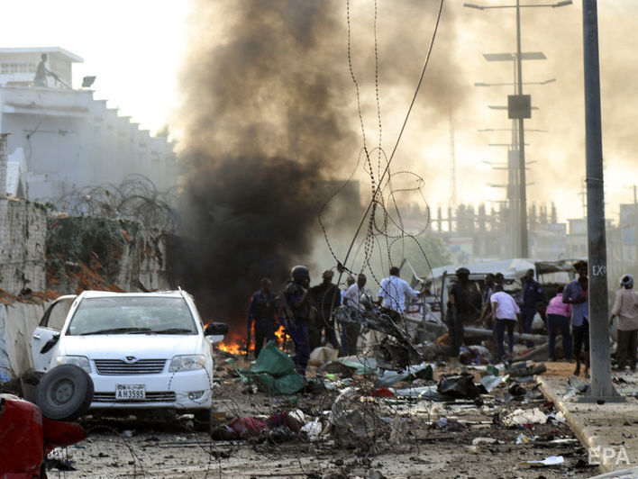 Унаслідок серії терактів у Сомалі загинуло щонайменше 30 осіб