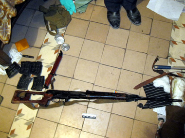 Милиция нашла склад оружия и боеприпасов у жителя Славянского района