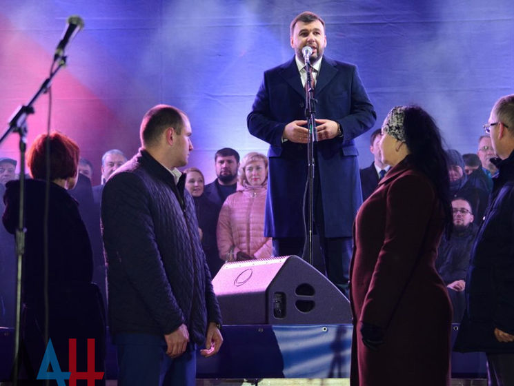 ﻿Бойовики "ЛДНР" повідомили, що на "виборах" лідирують чинні ватажки Пушилін і Пасічник