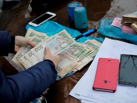 Понад 60% українців уважає, що борці з корупцією самі корумповані – опитування