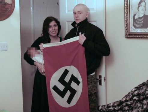 Семейную пару из Великобритании, которая назвала сына в честь Гитлера, признали виновной в членстве в неонацистской группе