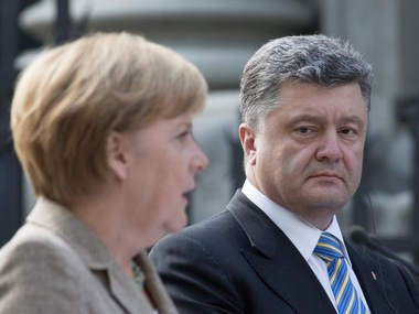 Порошенко рассказал Меркель об эскалации конфликта на Донбассе