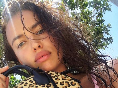 Шейк в белье снялась для V Magazine