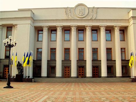 В Верховную Раду проходят шесть партий – опрос