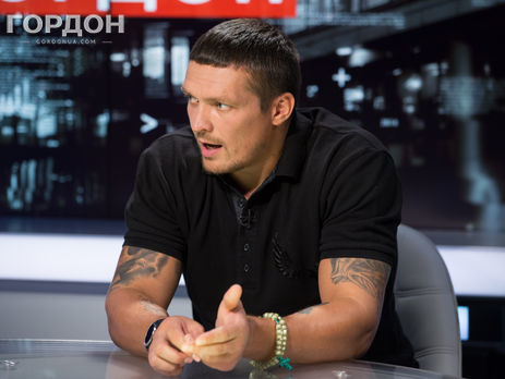 Усик о поездках в Крым: С уважением относятся на обеих сторонах. Даже способствуют быстрому проходу через контрольные пункты