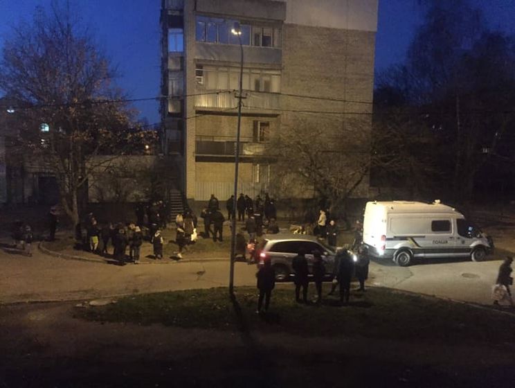 ﻿Група юнаків із битами розгромила зал гральних автоматів у Львові – депутат міськради