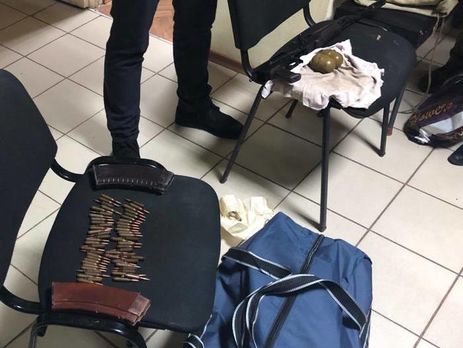 Житель Донецкой области пытался вывезти рейсовым автобусом в РФ оружие и боеприпасы – СБУ