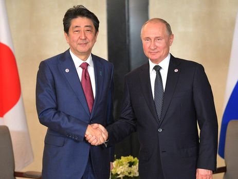 Абэ встречался с Путиным в Сингапуре