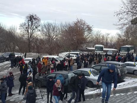 ﻿Активісти біля будинку Авакова вимагають його відставки